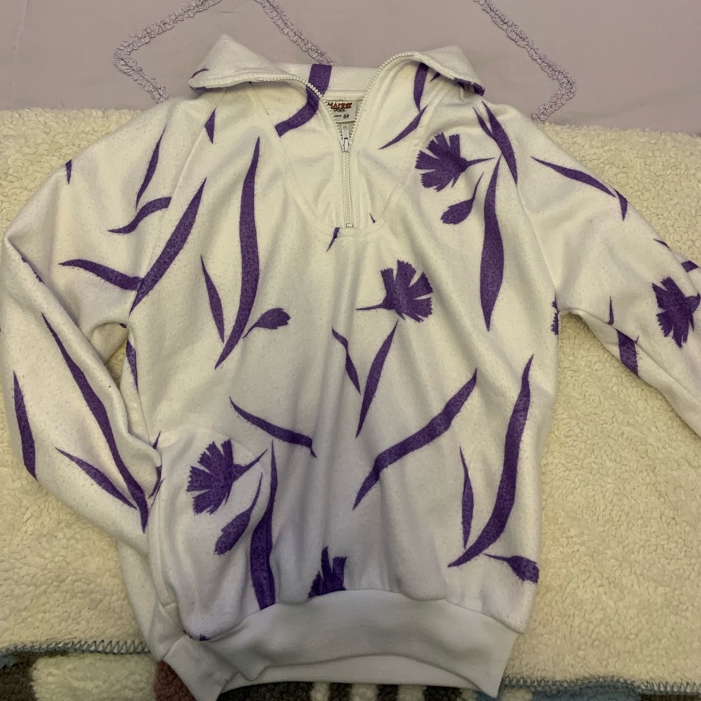 Vintage crop sweater